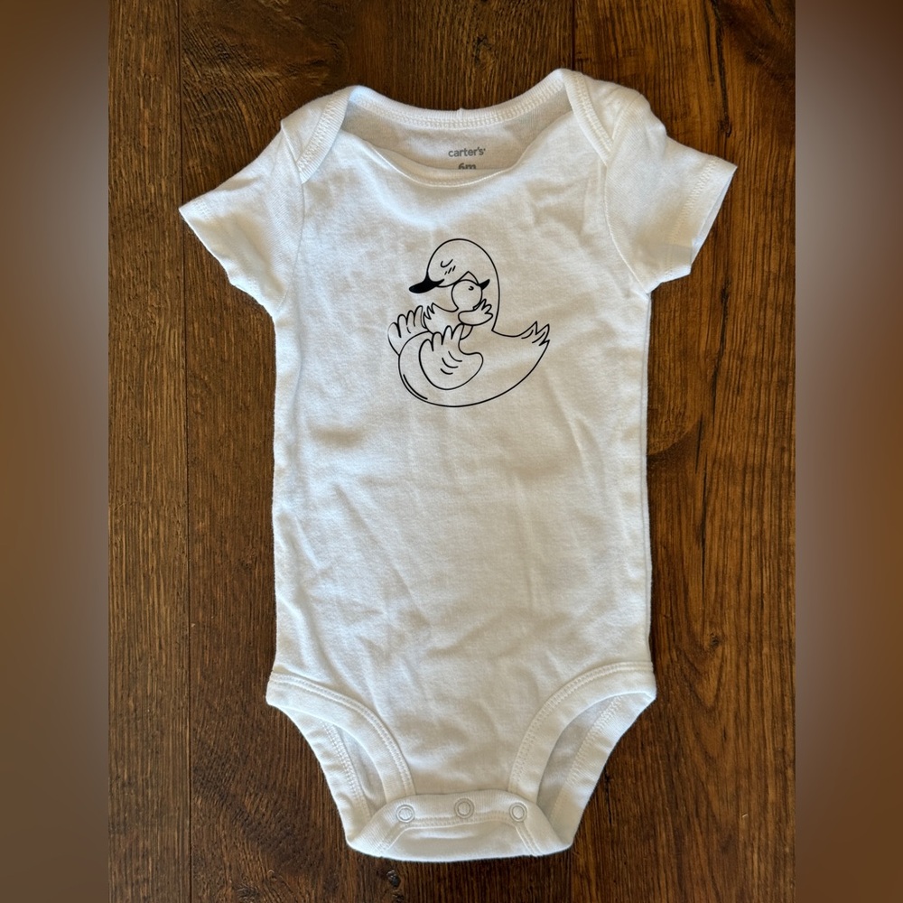 ✨4/$15✨ Swan Baby Onesie Carter’s Size 6 Months